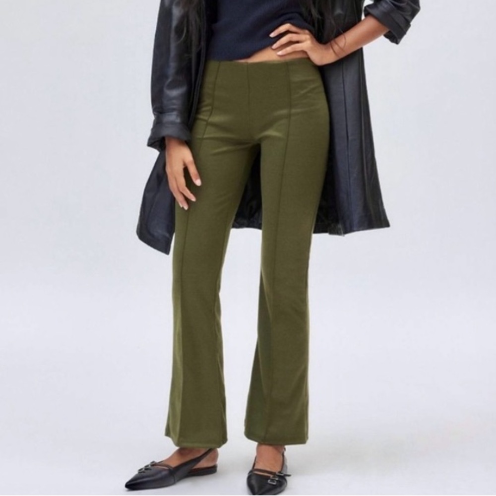 🟤NWT SILENCE + NOISE Bella Pull-On Knit Flare Pant in Olive SMALL